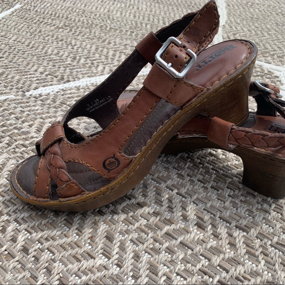 Born brown leather strappy heeled sandals size 7